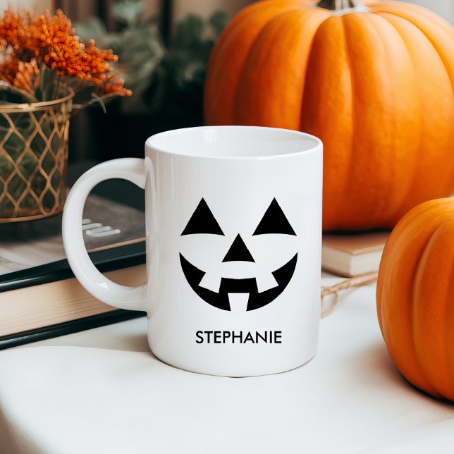 KÜRBISLATERNE PUMPKIN INDIVIDUELLE NAME TASSE (HALLOWEEN COFFEINE MUG WITH JACK O LANTERN PUMPKIN FACE AND CUSTOM NAME. EDITABLE COLORS)