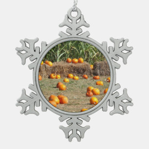 Kürbisse, Mais und Heu Herbst Ernte Fotografie Schneeflocken Zinn-Ornament