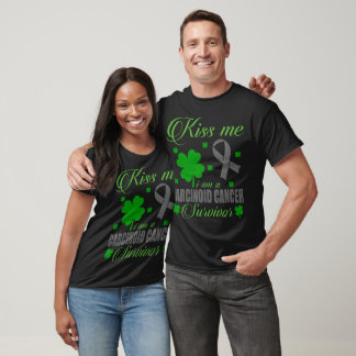Küss mich Karzinoid-Krebsüberlebender St. Patrick' T-Shirt