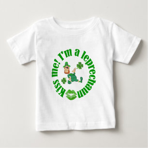 Küss mir, dass ich ein Kobold bin Baby T-shirt