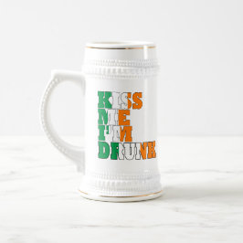 Kuss mir, ich bin betrunkene St Pats Bierglas