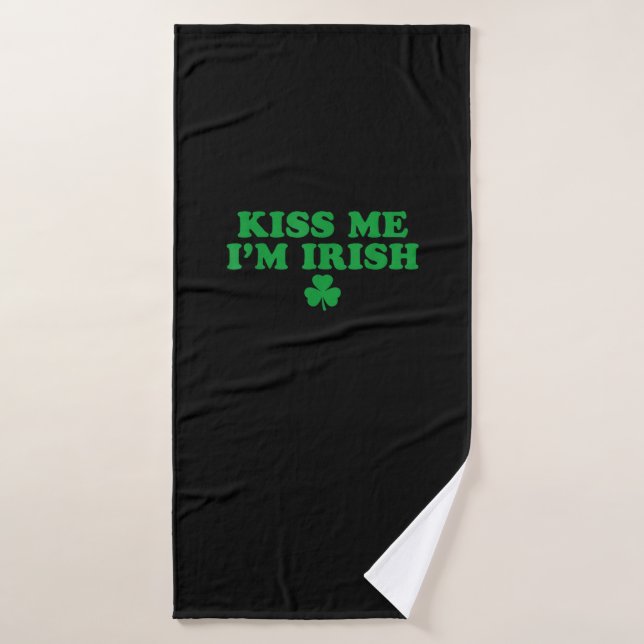 Kuss mir, ich bin irisches Kleeblatt, St Patricks  Badehandtuch (Badehandtuch)