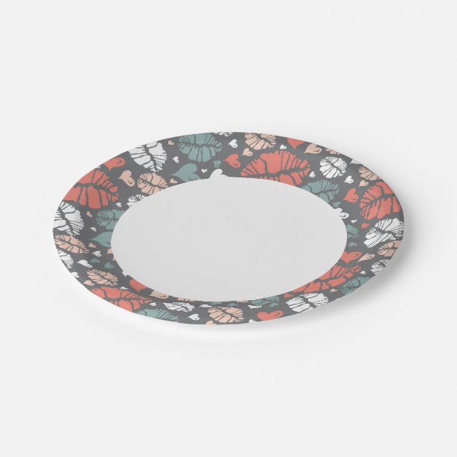 Kuss Print- und Herzmuster Pappteller (Schrägansicht)