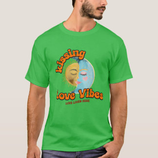 Küsse Liebe Vibes Liebe lebt hier Junge T-Shirt