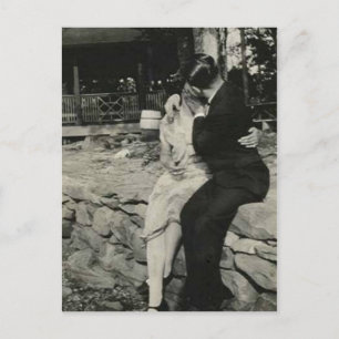 Küssen auf die Steinmauer Postkarte