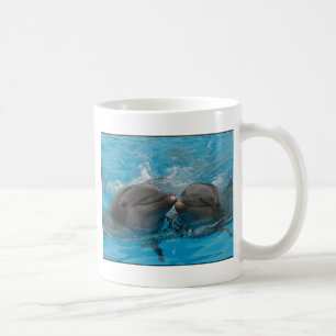 Küssen der Delphine Kaffeetasse
