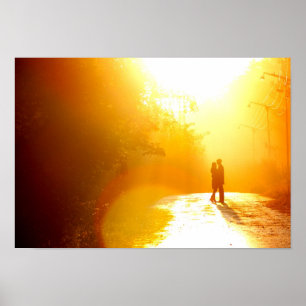 Küssen der Paare im Sonnenlicht Poster