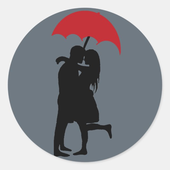 Küssen im Regen Runder Aufkleber (Vorderseite)