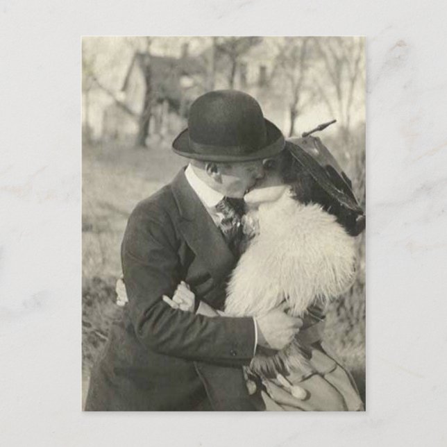 Küssen mit Pelzkarton Postkarte (Vorderseite)