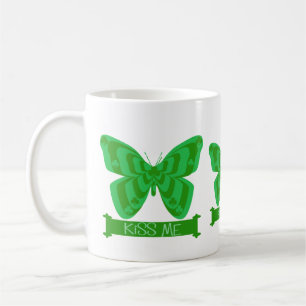 Küssen Sie mich irischer Schmetterling Kaffeetasse