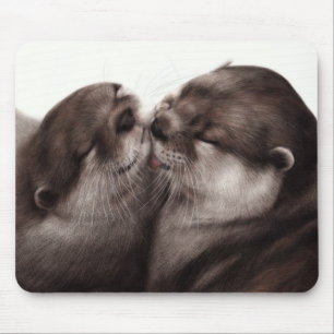 Küssende Otter - Handgemalte Wildlife-Kunst Mousepad