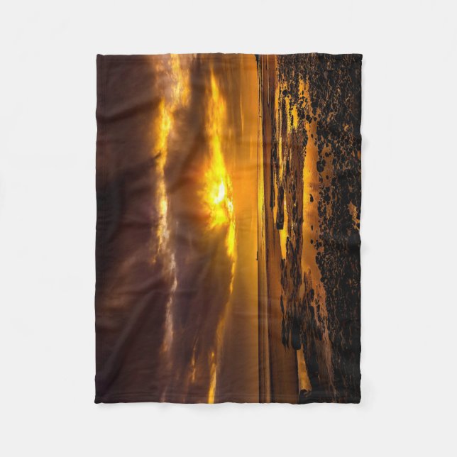 Küste bei Sonnenuntergang Fleecedecke (Vorderseite)
