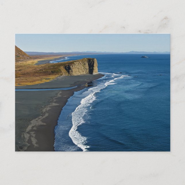 Küste mit schwarzem vulkanischem Sand am Strand Postkarte (Vorderseite)