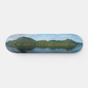 Küste von British Columbia im Landschaftlichen Kan Skateboard