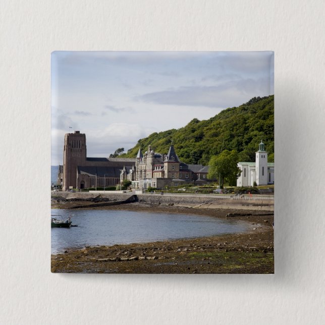 Küstenansicht mit historischen Gebäuden, Oban, Button (Vorderseite)