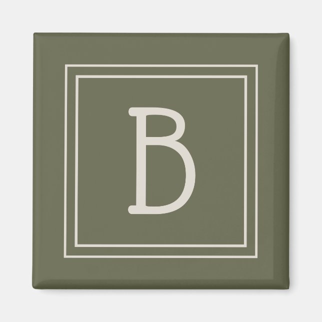 Küstengeschenk mit monogrammiertem Moosgrün und We Magnet (Vorne)