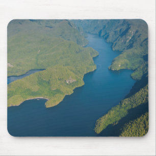 Küstenlandschaft im Great Bear Rainforest Mousepad