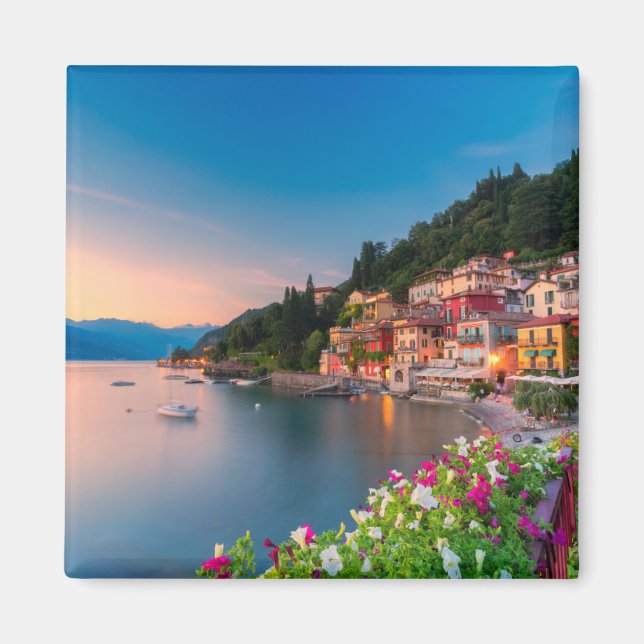 Küstenlinie | Varenna, Lombardei, Italien Magnet (Vorne)