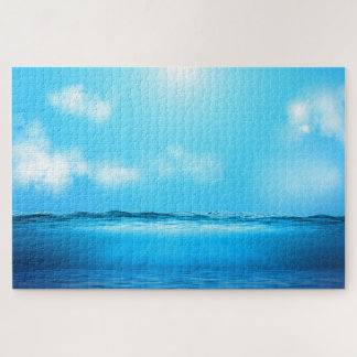Küstenserentität, Ozean mit blauem Himmel und weiß