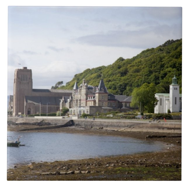 Küstensicht mit historischen Gebäude, Oban, Fliese (Vorderseite)
