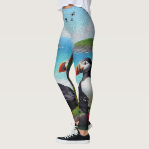 Küstentrio: Drei Papageientaucher am Strand in Öl Leggings