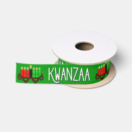 Kwanzaa mit Lit Kinara Candles auf Green Satinband