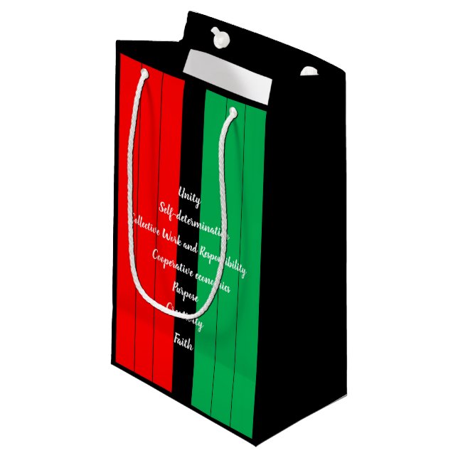 Kwanzaa Principles Red Black Green Stripes Pattern Kleine Geschenktüte (Vorderseite Schrägansicht)