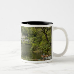 Kylemore-Abtei, County Galway, Irland, Zweifarbige Tasse
