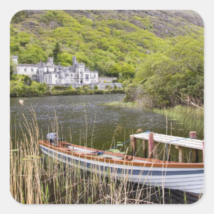Kylemore-Abtei, Irland. Kylemore Abbey ist Quadratischer Aufkleber