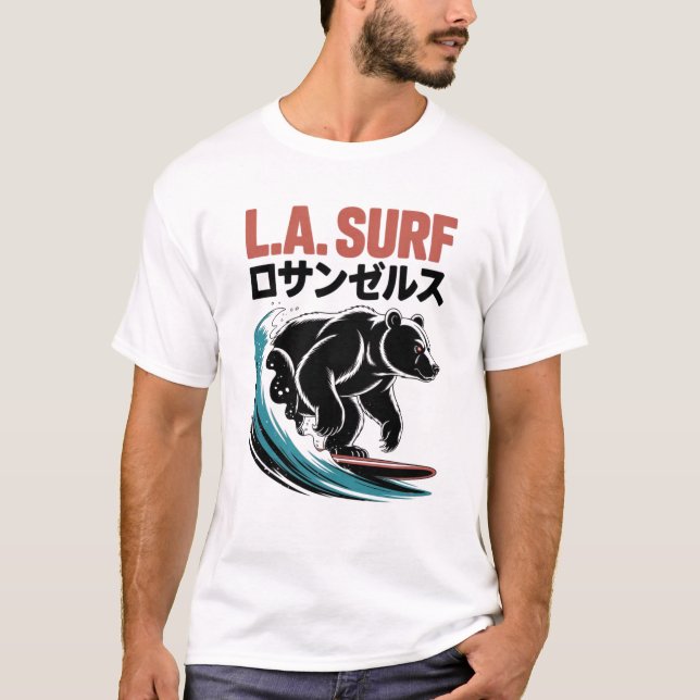 L.A. Surf Bear Japanese Typography T-Shirt (Vorderseite)