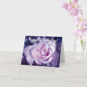 La carte de la Fête des Mères avec la rose rose la