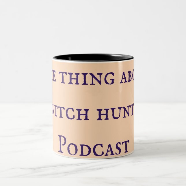 La Chasse Aux Sorcières Podcast Mug (Centre)