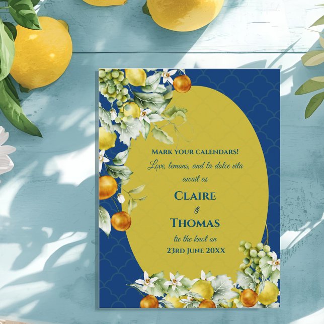 La Dolce Vita Blue Lemon Mediterranean Wedding Ankündigungspostkarte (La Dolce Vita Blue Lemon Mediterranean Wedding Announcement Postcard)