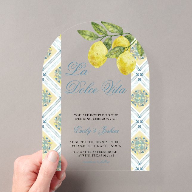 La Dolce Vita Modern Lemon Wedding Arch Acryleinladungen (Insitu (Handheld))