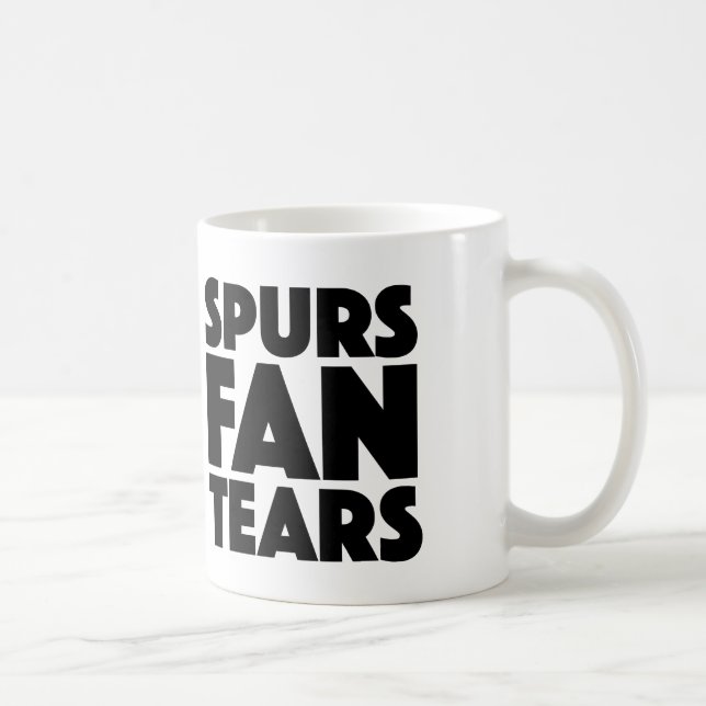 La fan de dents déchire la tasse pour des fans (Droite)
