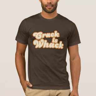 La fente est battent le T-shirt