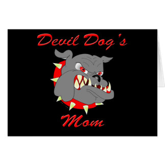 La maman de chien de diable d'usmc