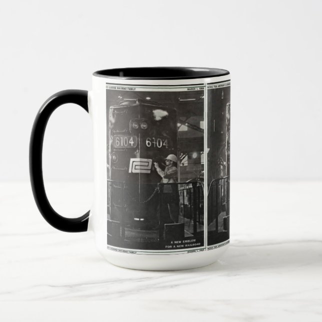 La naissance de la tasse centrale de sonnerie de (Gauche)