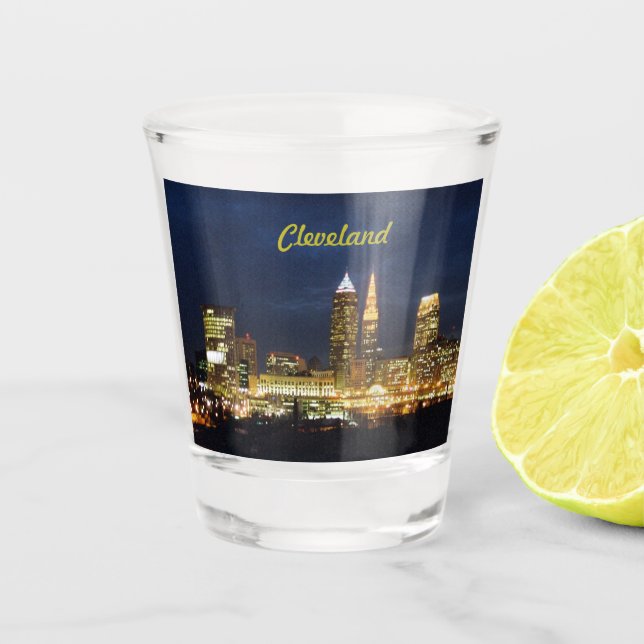 La nuit de Cleveland allume le verre à liqueur (Devant)