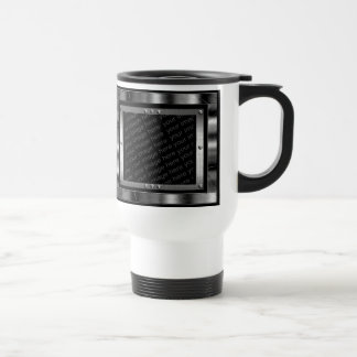 La photo de regard en métal encadre la tasse