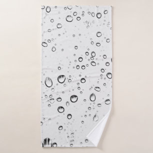 La pluie goutte des gouttelettes humides pluvieuse