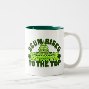 La Rumée Se Lève Vers Le Haut De La Mug