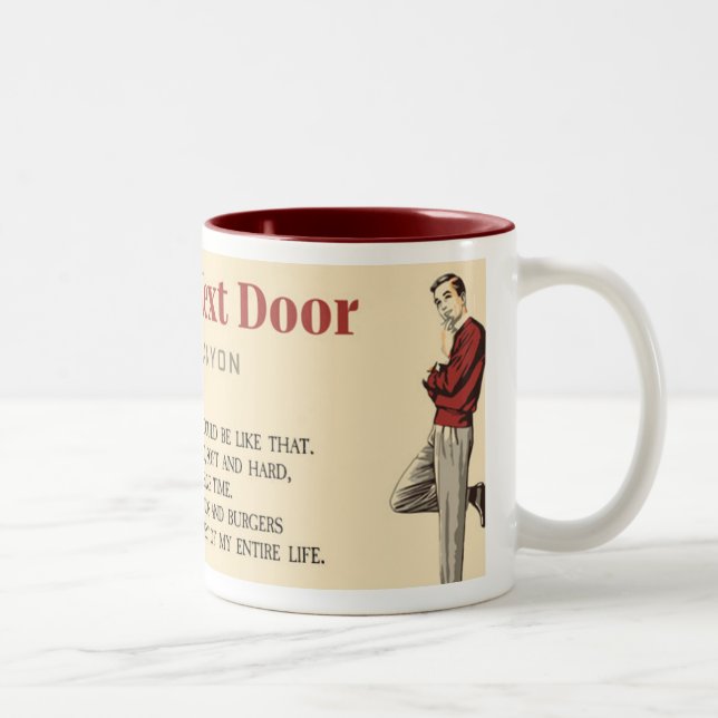 La tasse de porte à côté de garçon (Droit)