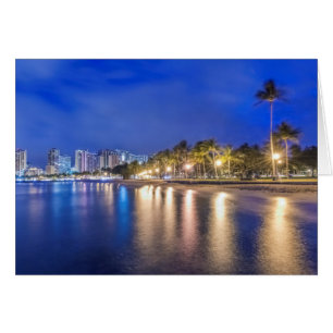 La ville de Waikiki à l'aube