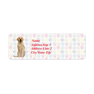 Labrado Retriever mit farbenfrohen Paw Prints in d