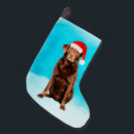 Labrador Dog on Beach Christmas Hat Kleiner Weihnachtsstrumpf<br><div class="desc">Eine perfekte Weihnachtsgeschenkidee für jemanden,  der ein Labrador Liebe,  ein Geschenk für einen Freund,  eine Familie oder jeden,  der diese Hündin züchtet.</div>
