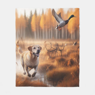 Labrador/Hund bei der Herbstentenjagd Fleecedecke