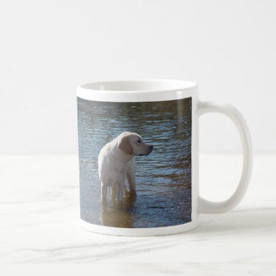 Labrador-Retriever-Tasse in dem See Kaffeetasse