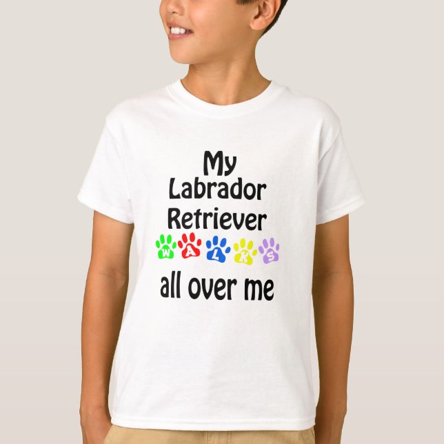 Labrador Retriever Walking Design T-Shirt (Vorderseite)