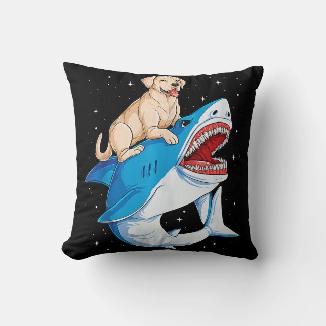 Labrador Riding Shark, Jawsome Hund Lover Geschenk Kissen (Vorderseite)
